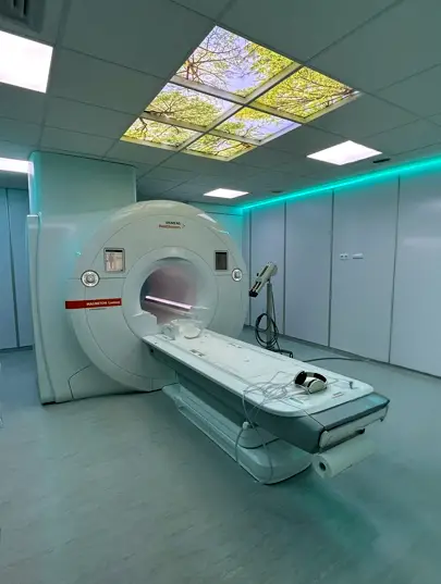 Photo de la salle d'examen d'IRM du centre d'imagerie médicale de IRM Scanner Sud aux trois mares à la Réunion